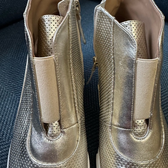 Linea Paolo gold wedge sneakers size 8.5 - Picture 10 of 15